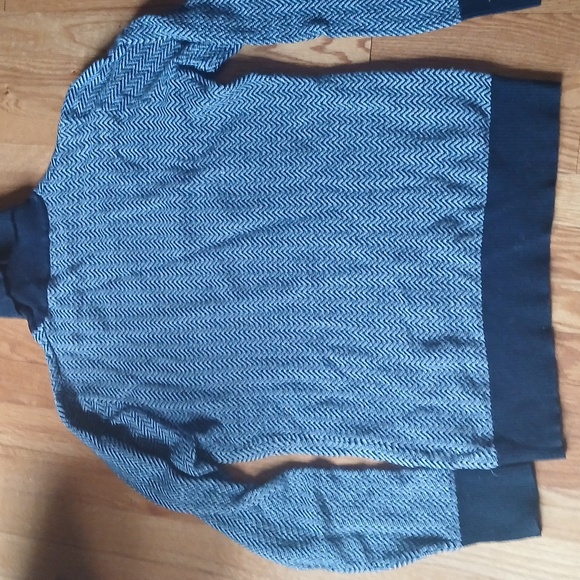 L.L. Bean Navy & White Herringbone Cashmere & Cotton Blend Turtleneck ■ Size M - Picture 5 of 8